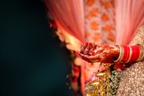 indian bride's hands image Photo by Varun: https://www.pexels.com/photo/close-up-shot-of-a-woman-s-hand-5759174/